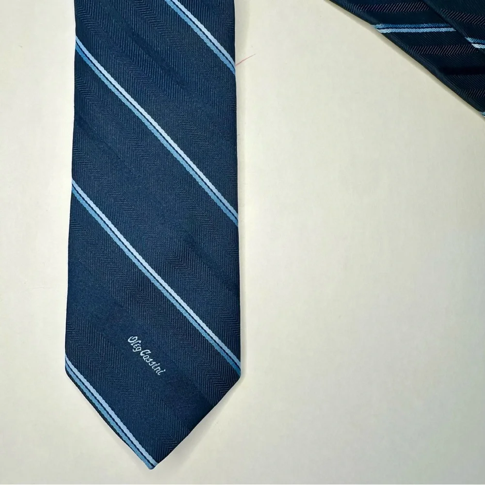 Vintage OLEG CASSINI Blue Embroidered Brand, Striped Classic Tie, 3”
